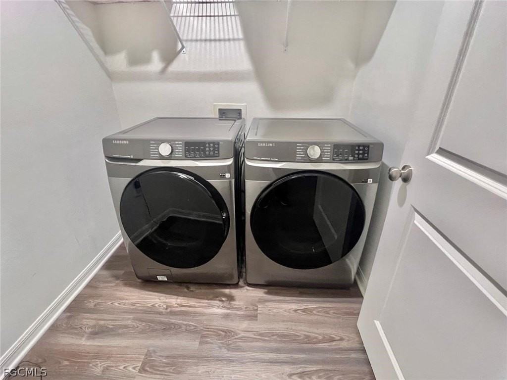 2425 Ne 7th Pl - Photo 5 of 17