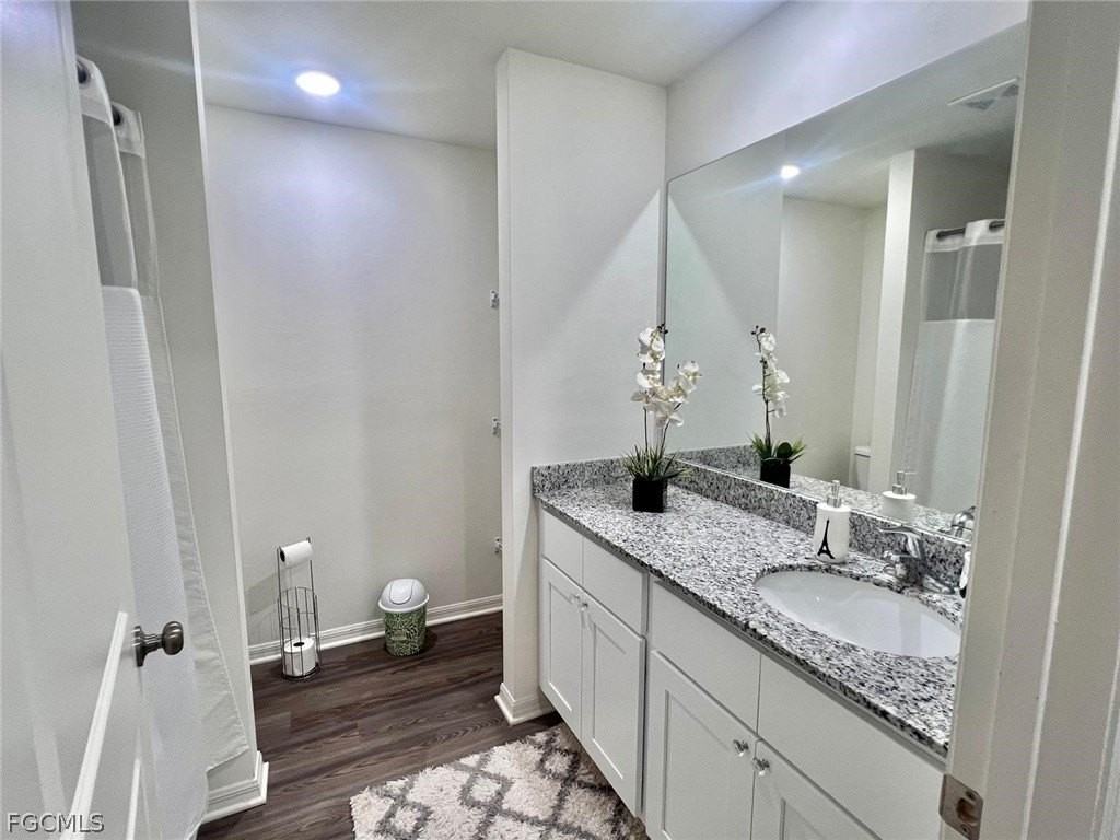 2425 Ne 7th Pl - Photo 7 of 17