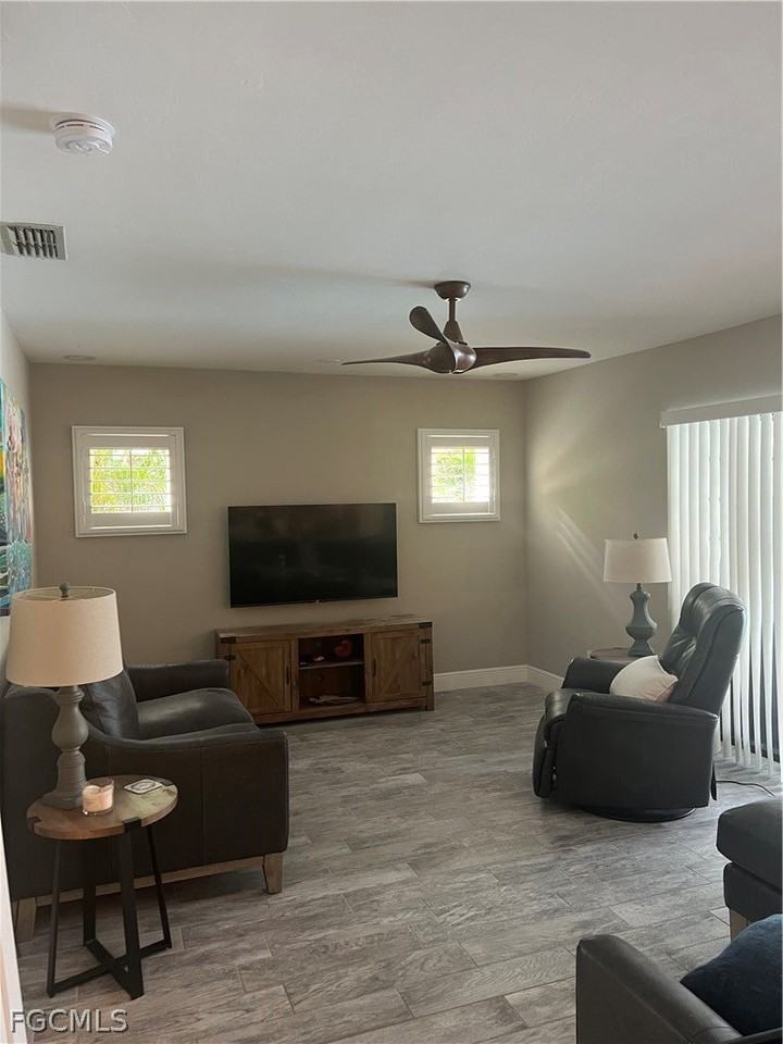 13226 Winsford Ln - Photo 6 of 25