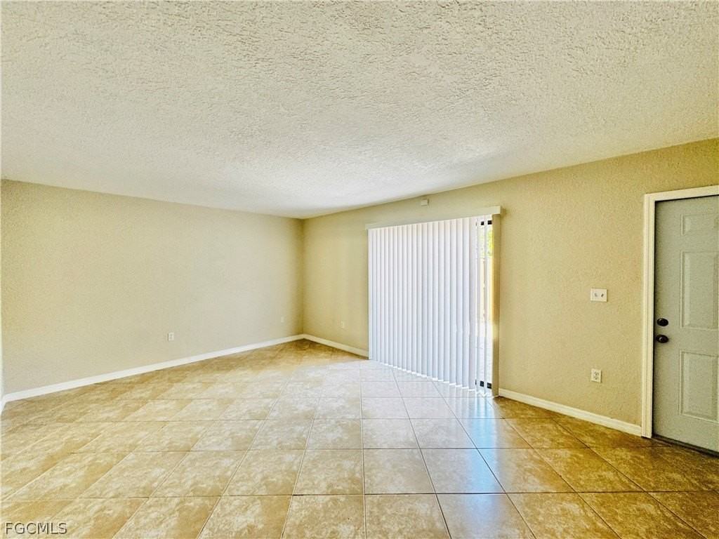 5205 Cedarbend Dr #4 - Photo 7 of 50