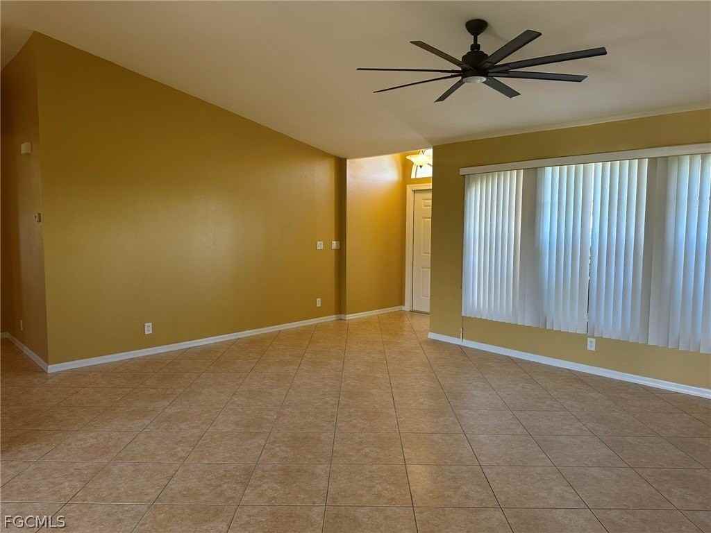 1915 Sw 13th St - Photo 6 of 30