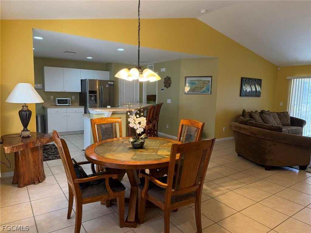 3732 Ne 12th Pl - Photo 5 of 50