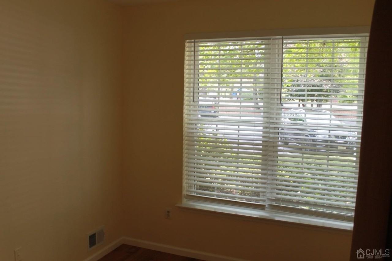 5091 Beech Ct - Photo 3 of 8