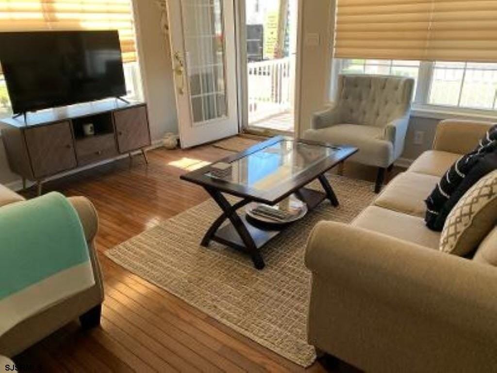 27 N Frontenac Ave - Photo 7 of 19