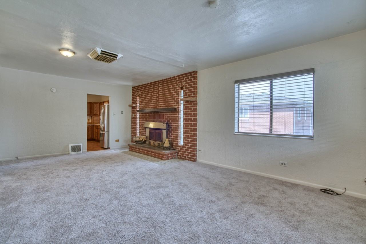 330 2nd St #1 - Photo 2 of 24