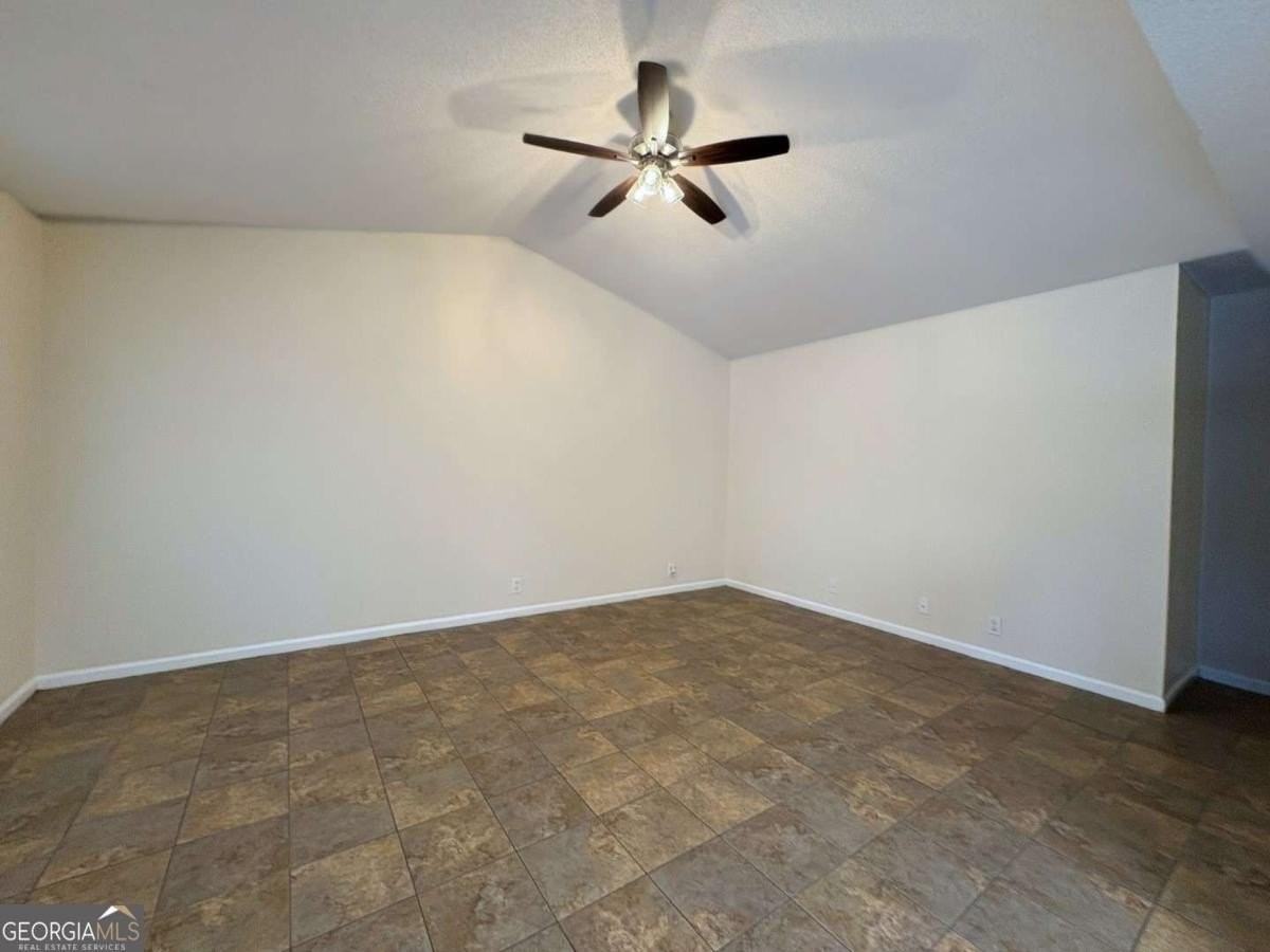 200 N West St Apt D - Photo 6 of 20