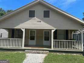 1106 Avenue B Ne Unit A - Photo 1 of 1