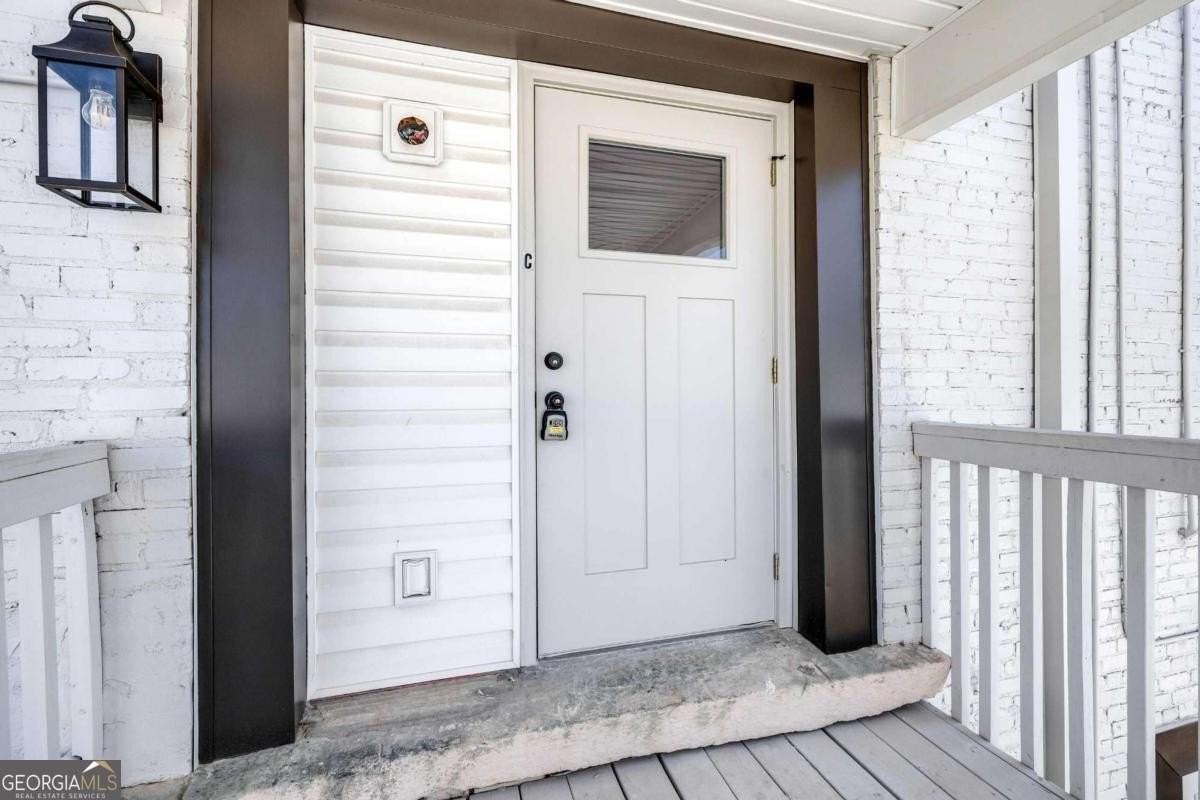 86 S Forest Ave #C - Photo 3 of 17