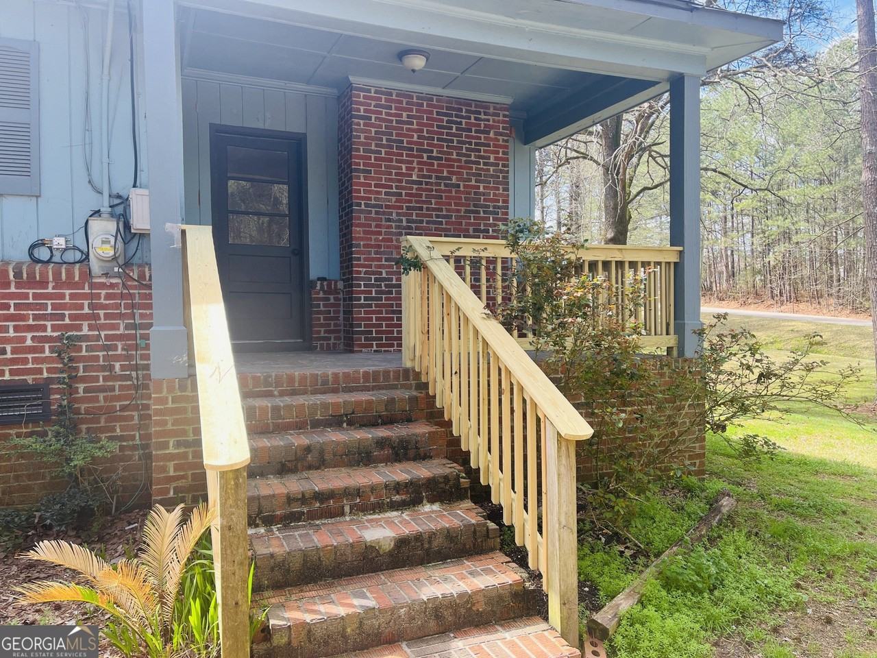 32 N Cove Dr - Photo 3 of 35