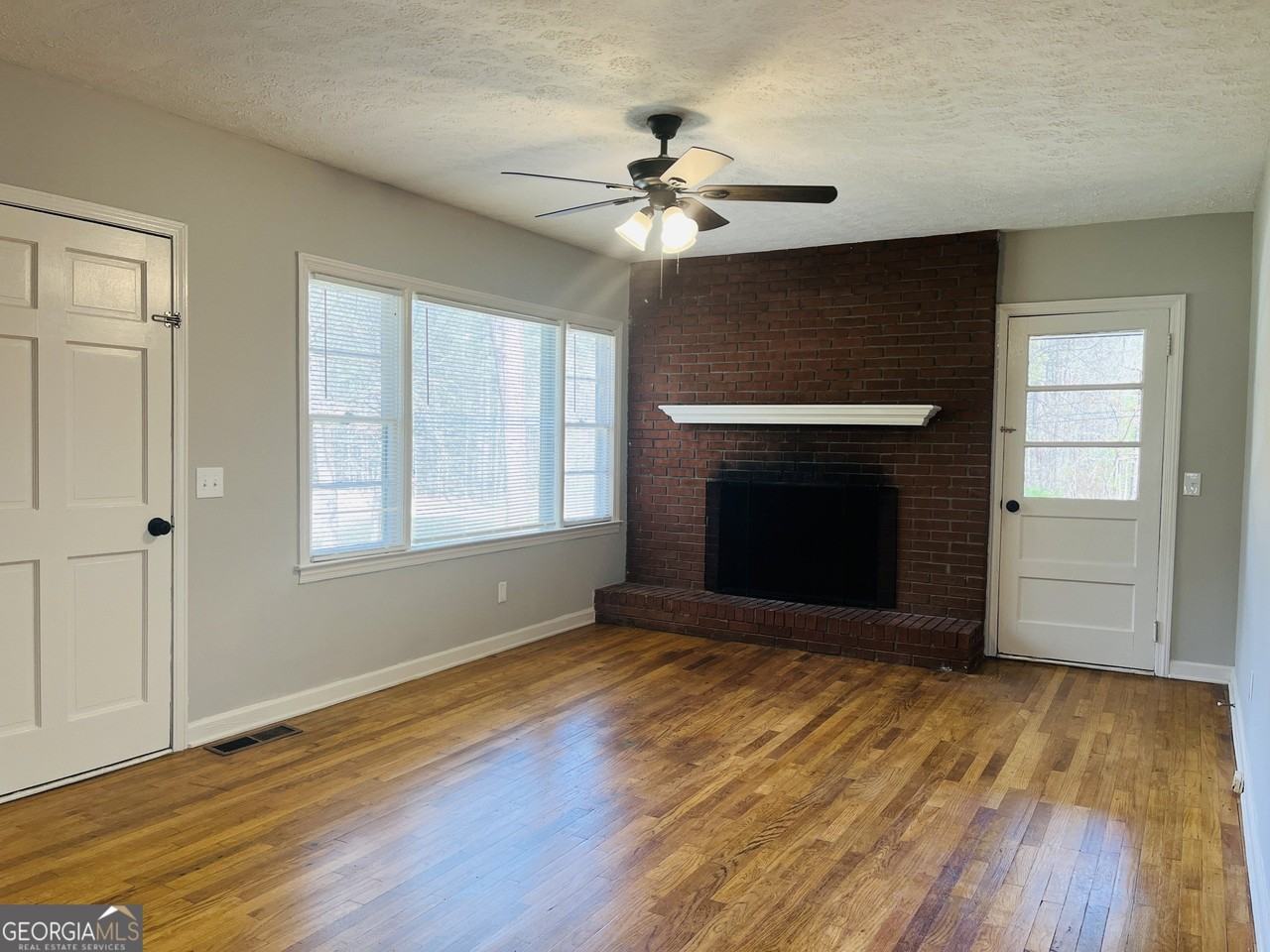 32 N Cove Dr - Photo 6 of 35