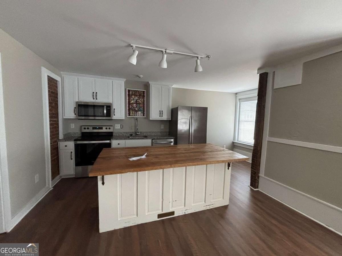 104 Spring St Unit 1 - Photo 4 of 10