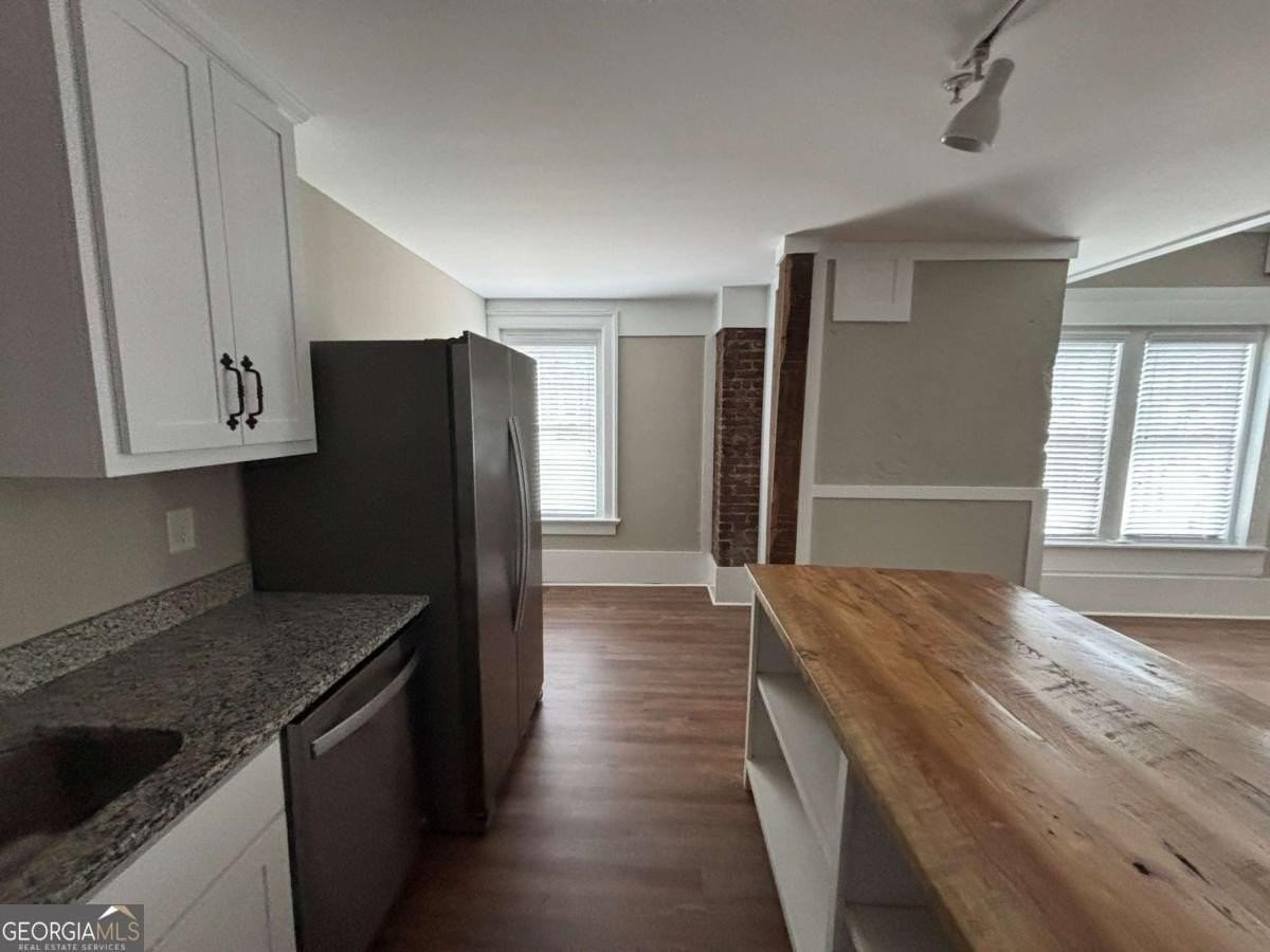 104 Spring St Unit 1 - Photo 5 of 10