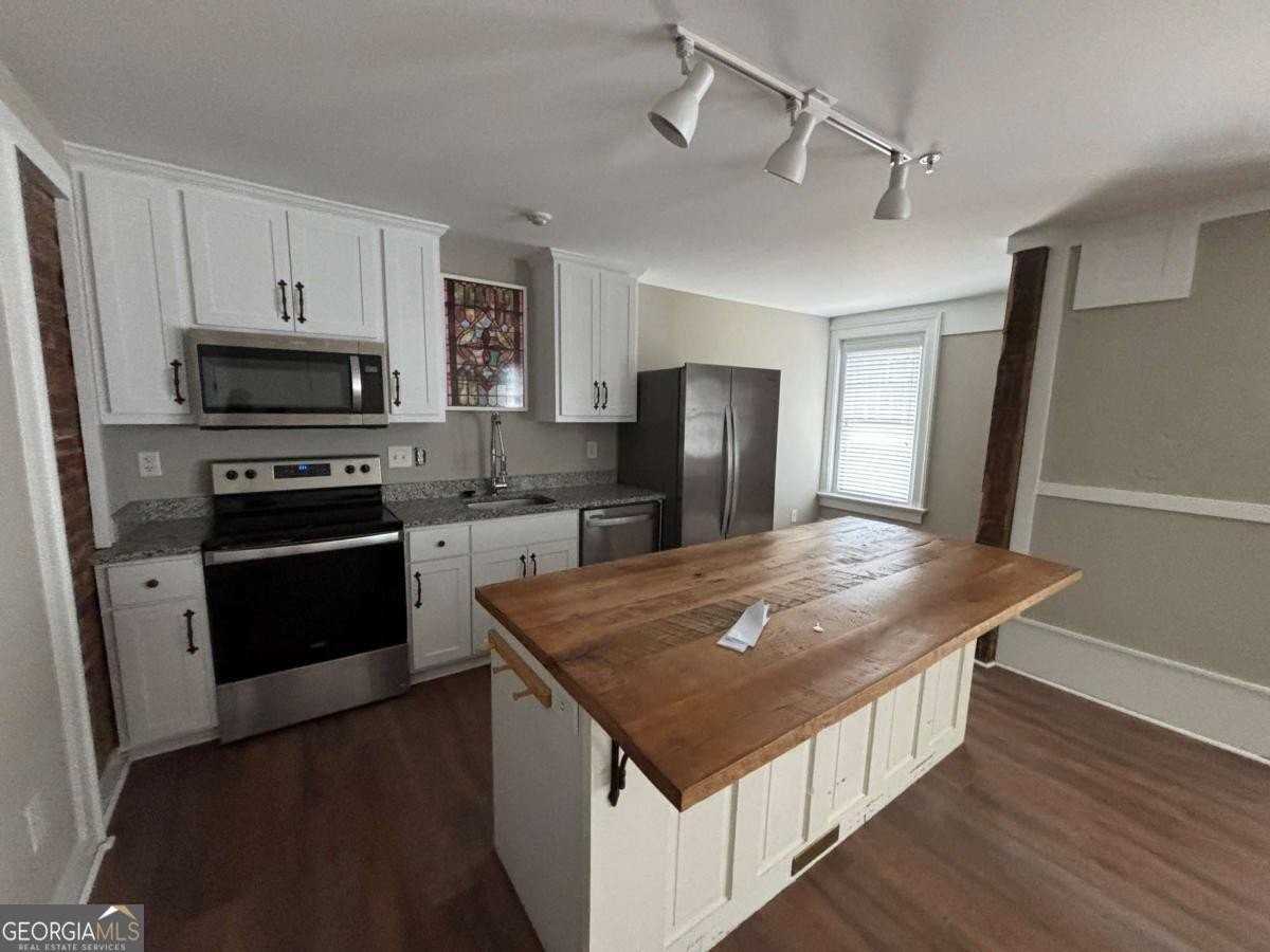 104 Spring St Unit 1 - Photo 6 of 10