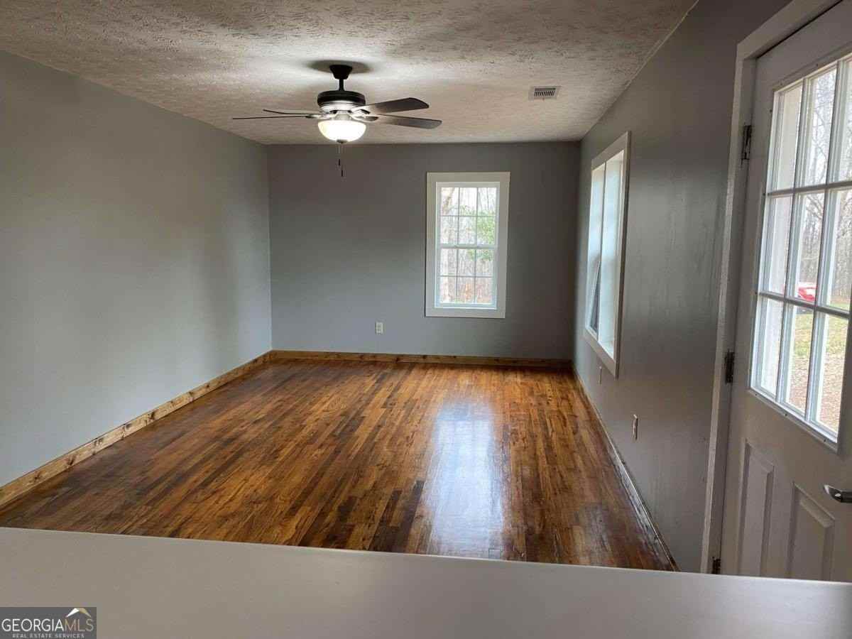 2629 Carl Dr - Photo 2 of 8