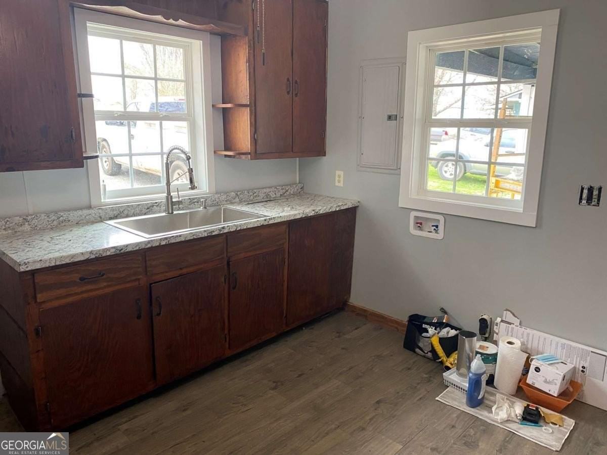 2629 Carl Dr - Photo 4 of 8