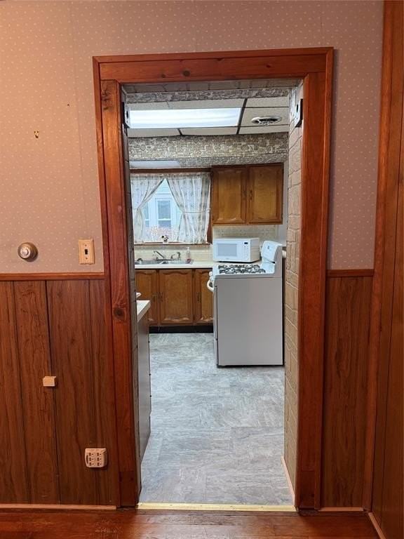 18 Esther Ave - Photo 4 of 15