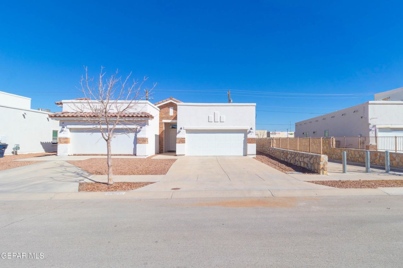 14993 Eddie Mullens Ct Unit B - Photo 6 of 31