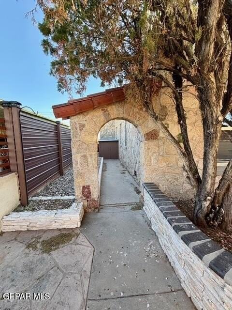 4018 Sacramento Ave - Photo 4 of 22