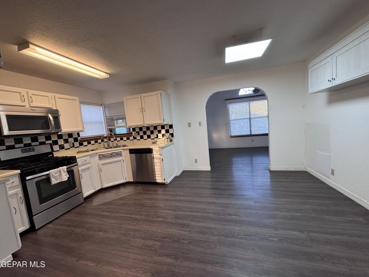 1128 Will Rand Dr - Photo 6 of 23