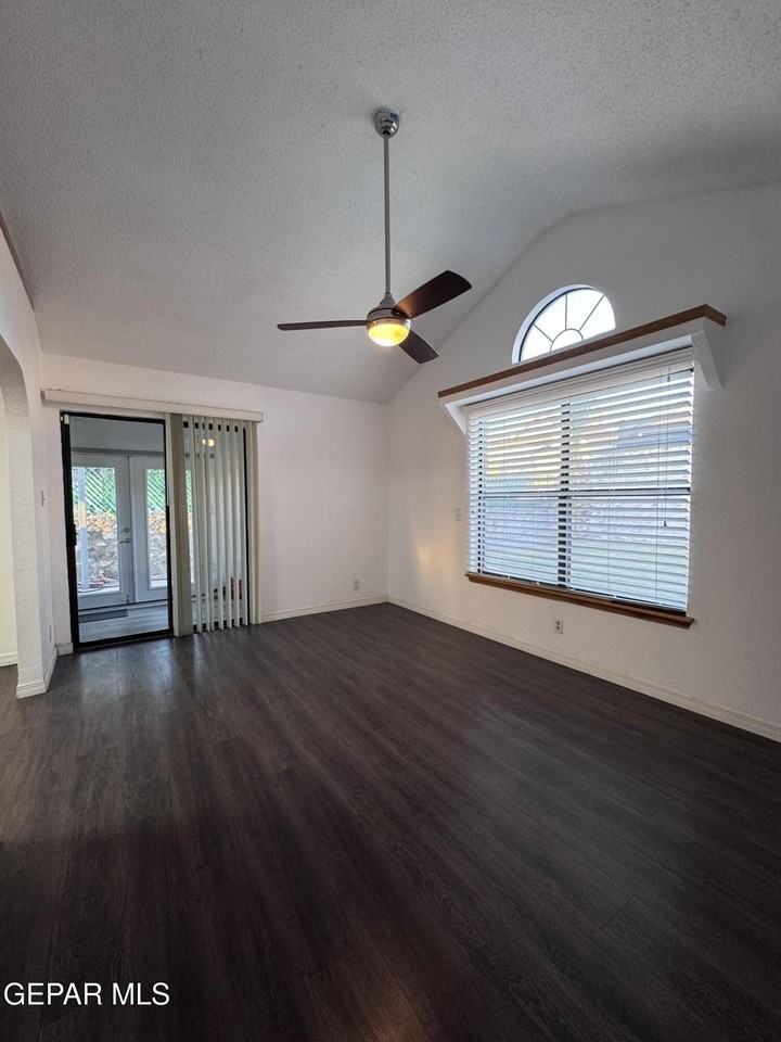 1128 Will Rand Dr - Photo 7 of 23