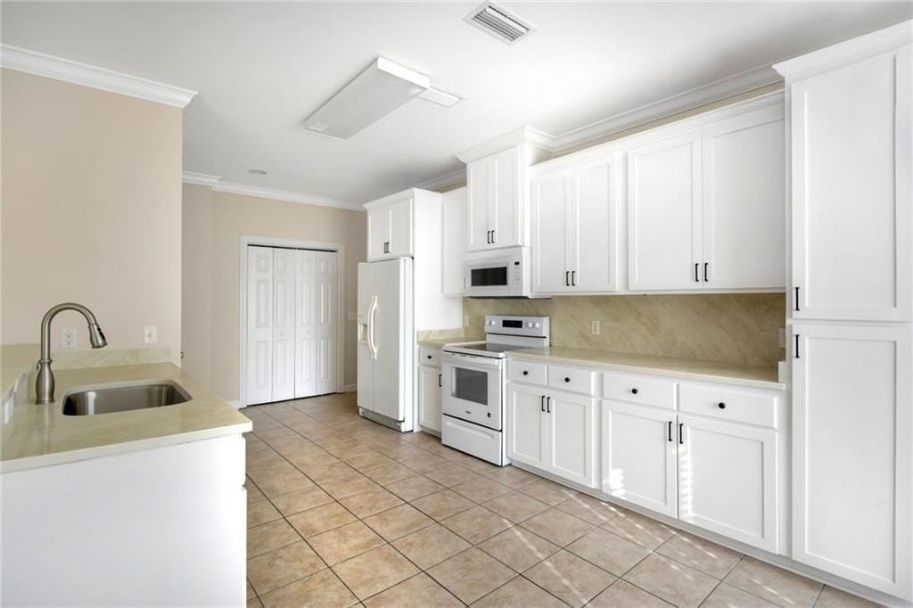 161 Huntington Cir - Photo 7 of 24