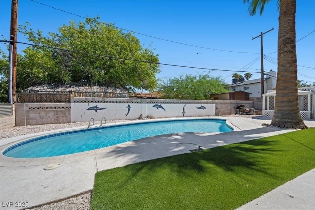 2975 Boise St - Photo 4 of 50