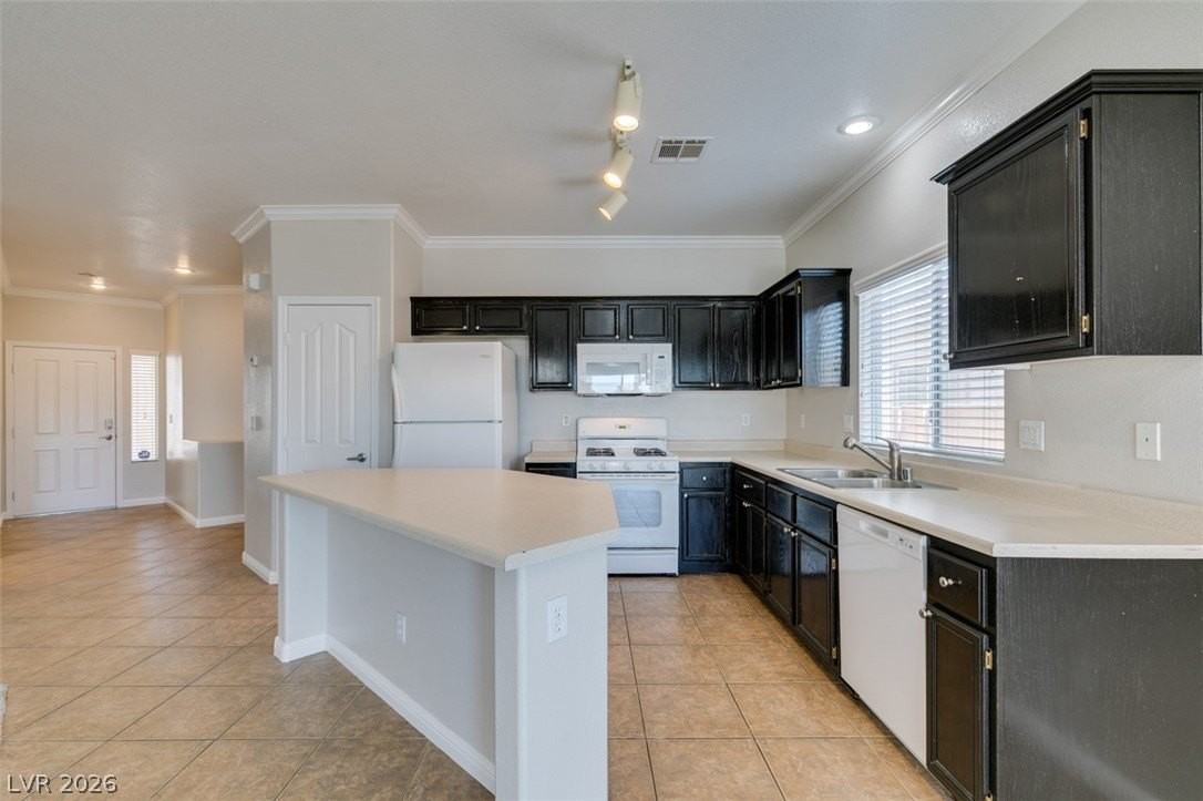 1209 Echo Beach Ave - Photo 3 of 32