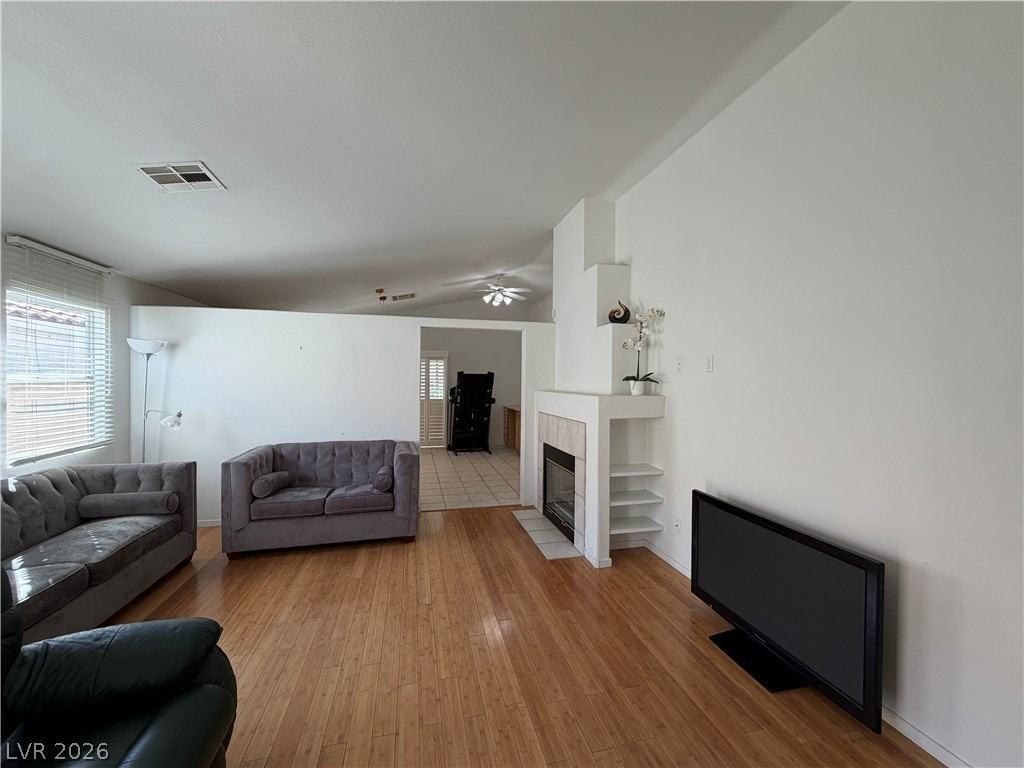 8319 Haven Cove Ave - Photo 3 of 21