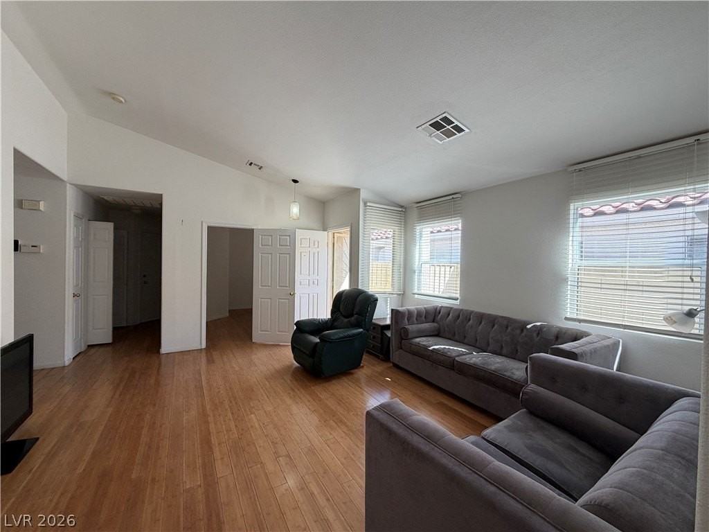 8319 Haven Cove Ave - Photo 4 of 21