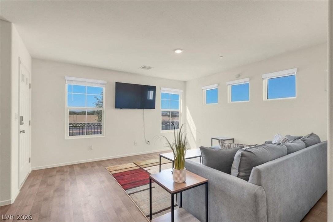 1115 Meadow Sparrow Pl - Photo 4 of 16