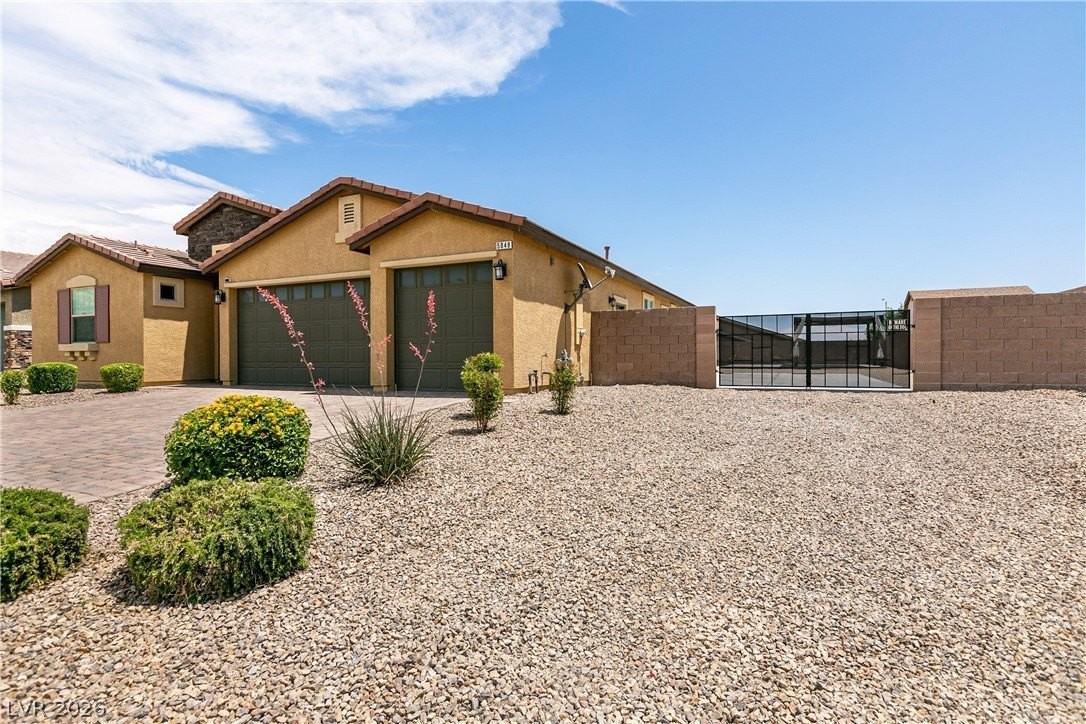 5048 Royal Indigo St - Photo 2 of 27