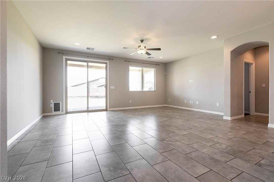 5048 Royal Indigo St - Photo 5 of 27