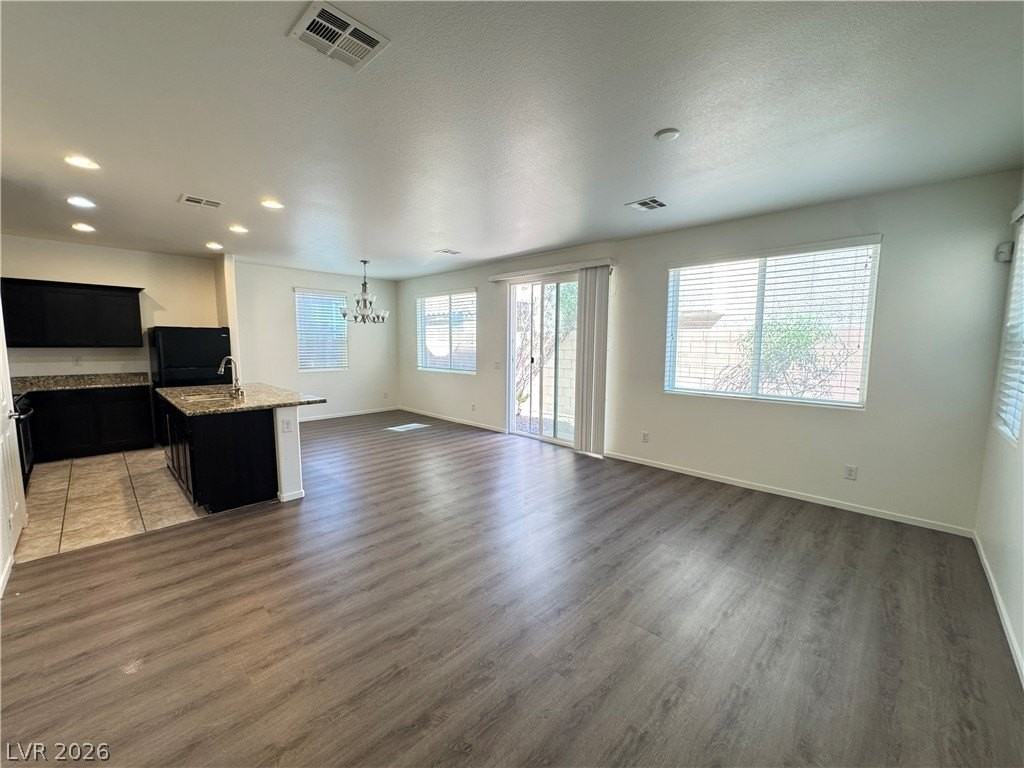 6208 Yankee Spring St - Photo 4 of 31