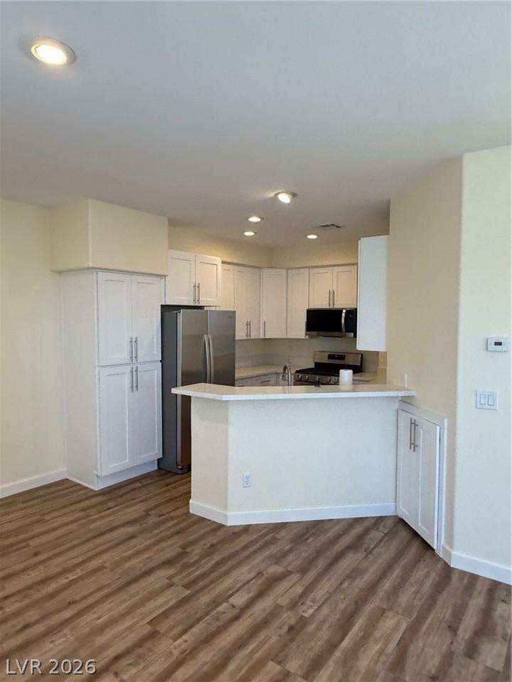 5721 Mount Athos St - Photo 4 of 21