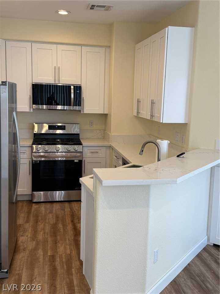 5721 Mount Athos St - Photo 6 of 21