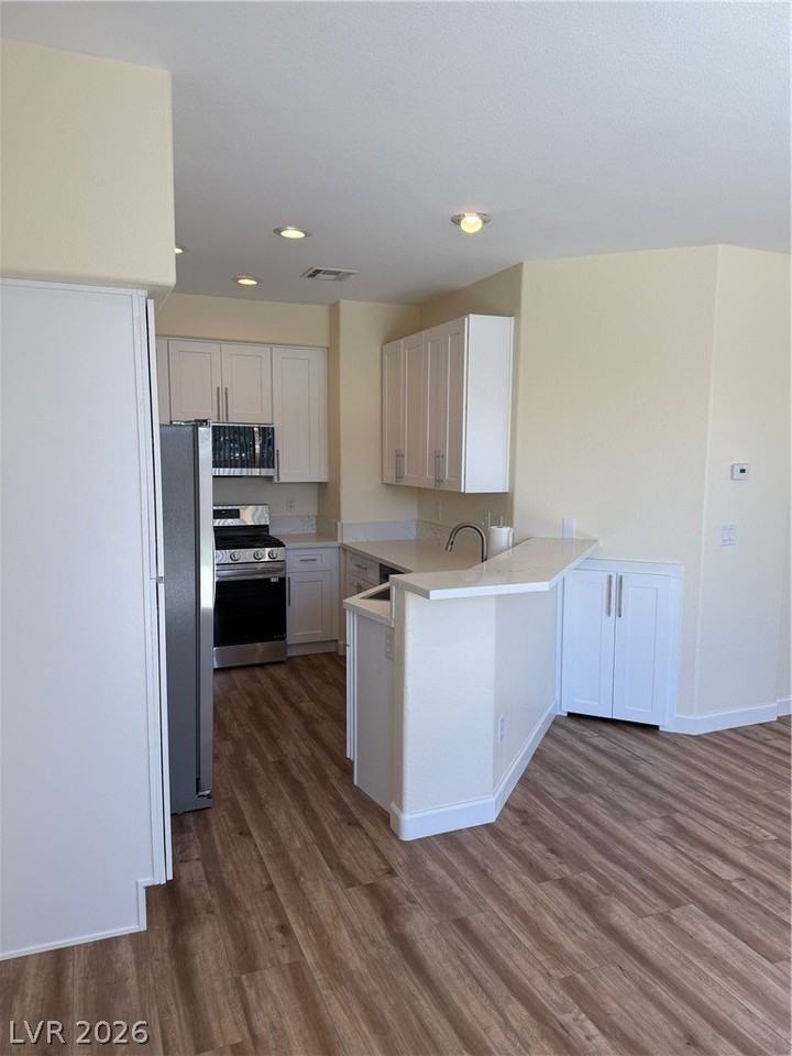 5721 Mount Athos St - Photo 7 of 21