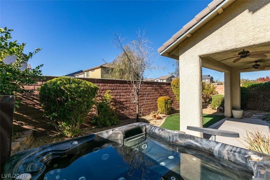 10465 Saddle Mountain St - Photo 4 of 50