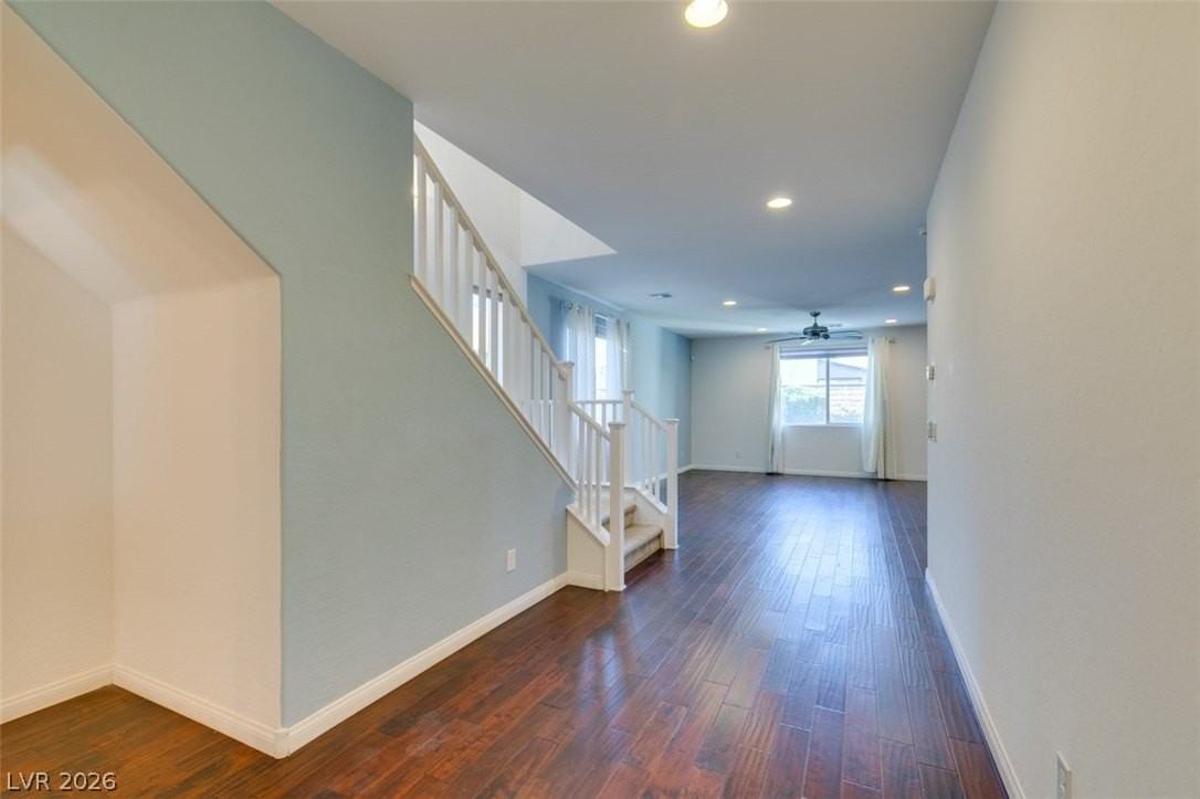 10465 Saddle Mountain St - Photo 5 of 50