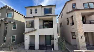 featured image of 1429 Whistling Kite St