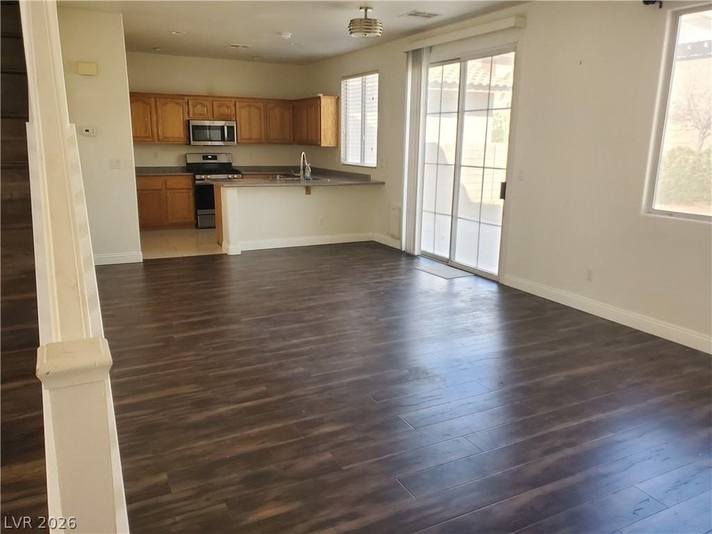 8084 Palace Monaco Ave - Photo 5 of 11