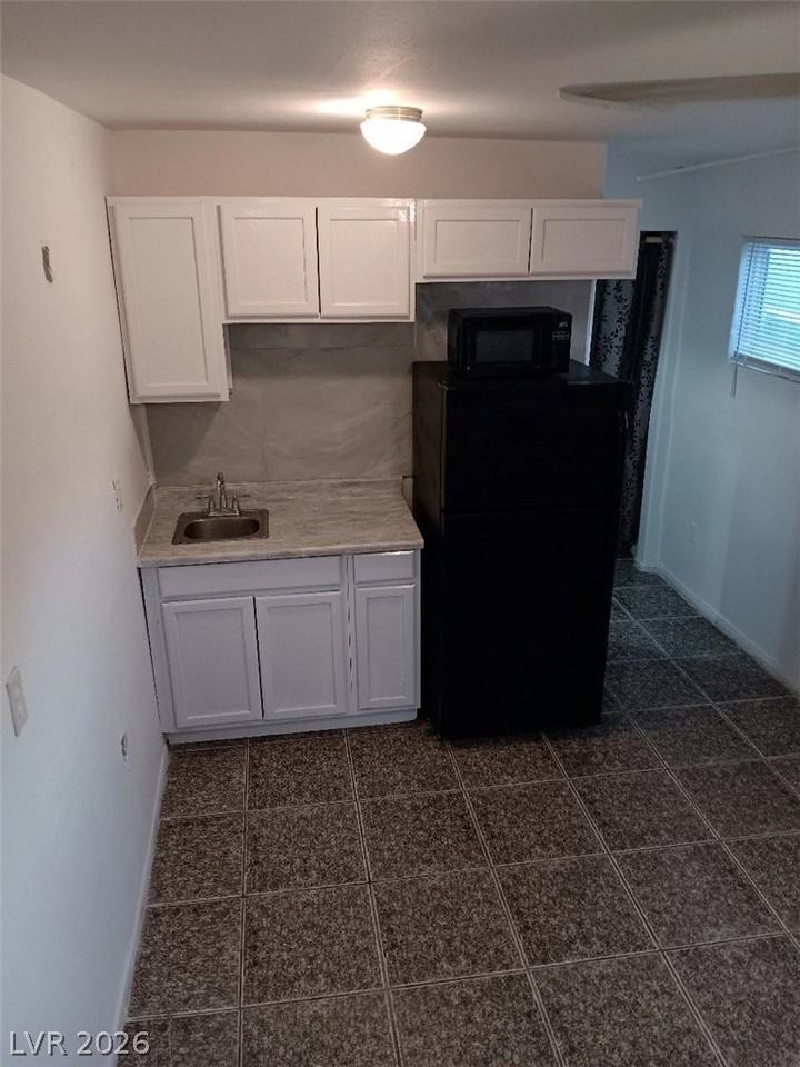 1708 Fairfield Ave #B - Photo 5 of 6