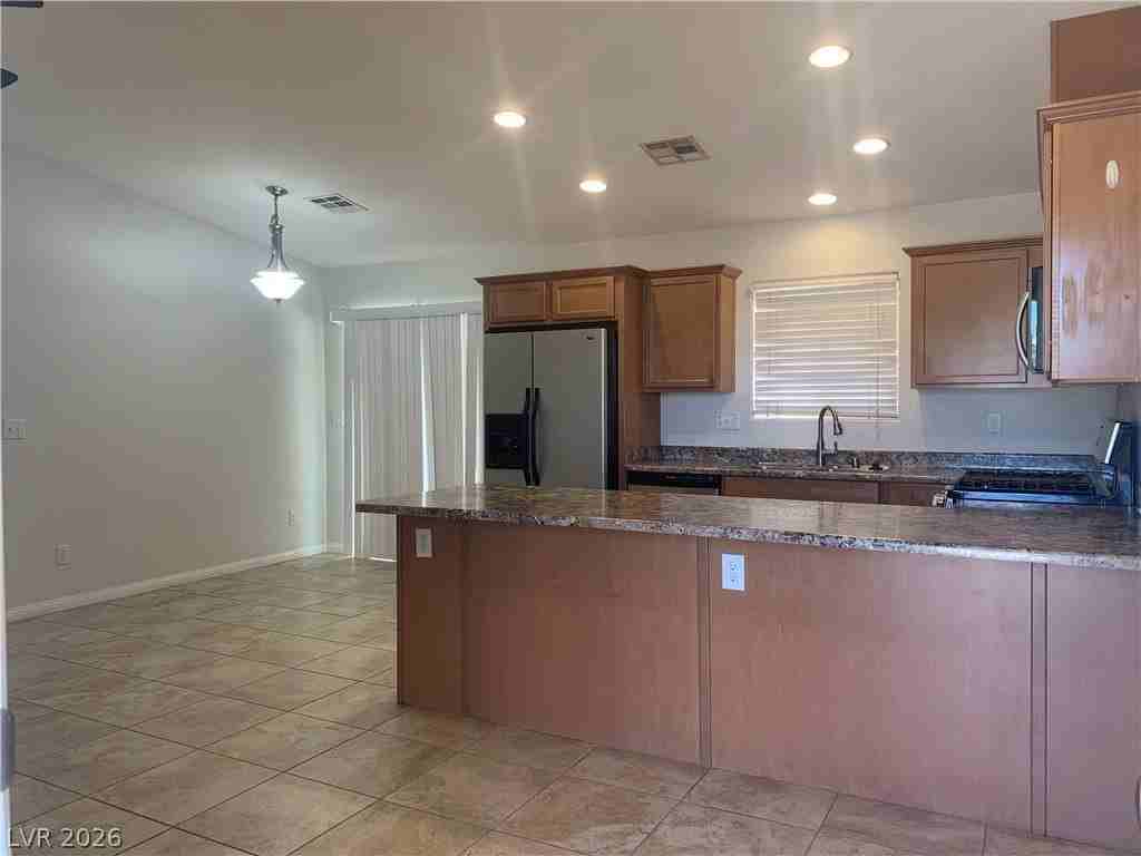 548 Zuber Ave - Photo 7 of 50