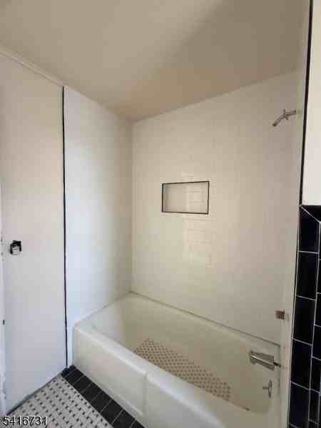 111 W Cliff St #2 - Photo 4 of 8