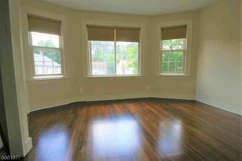 85 Mission St - Photo 4 of 13