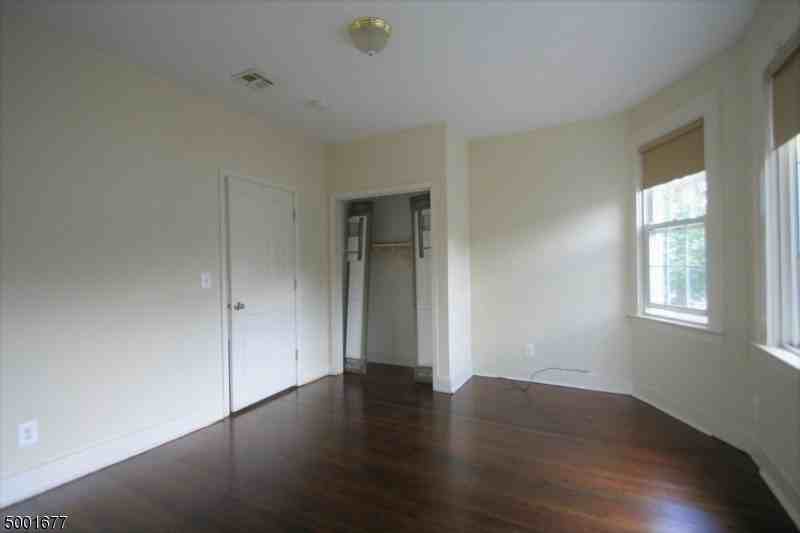 85 Mission St - Photo 5 of 13