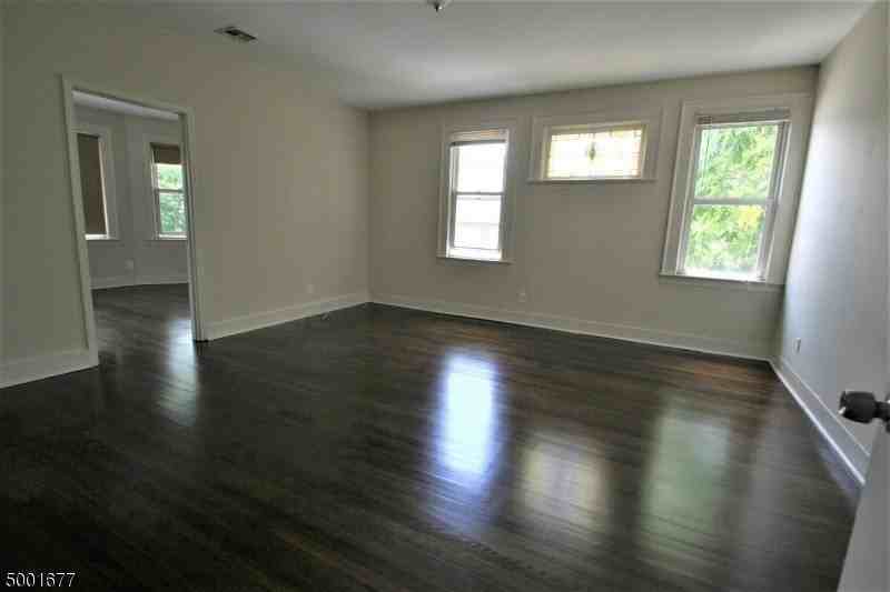 85 Mission St - Photo 6 of 13