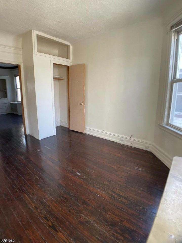 174 N 17th St #2 - Photo 4 of 14