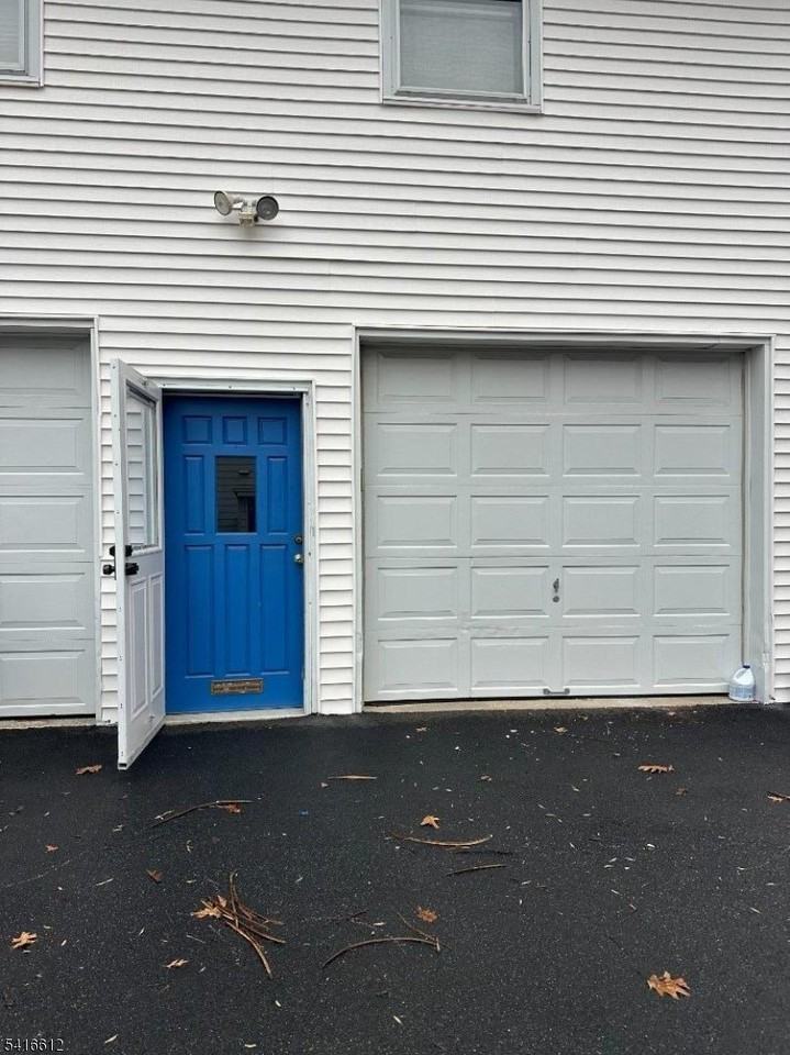 18 Montrose Ave #C - Photo 2 of 25