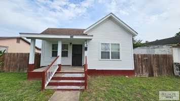 featured image of 444 E Adams St