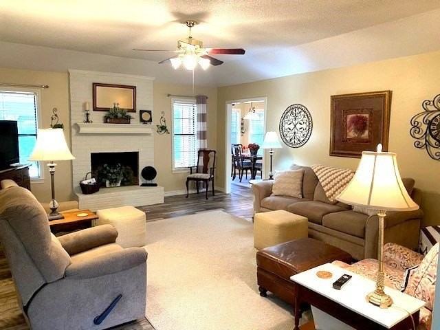 133 Penny Ln - Photo 2 of 12